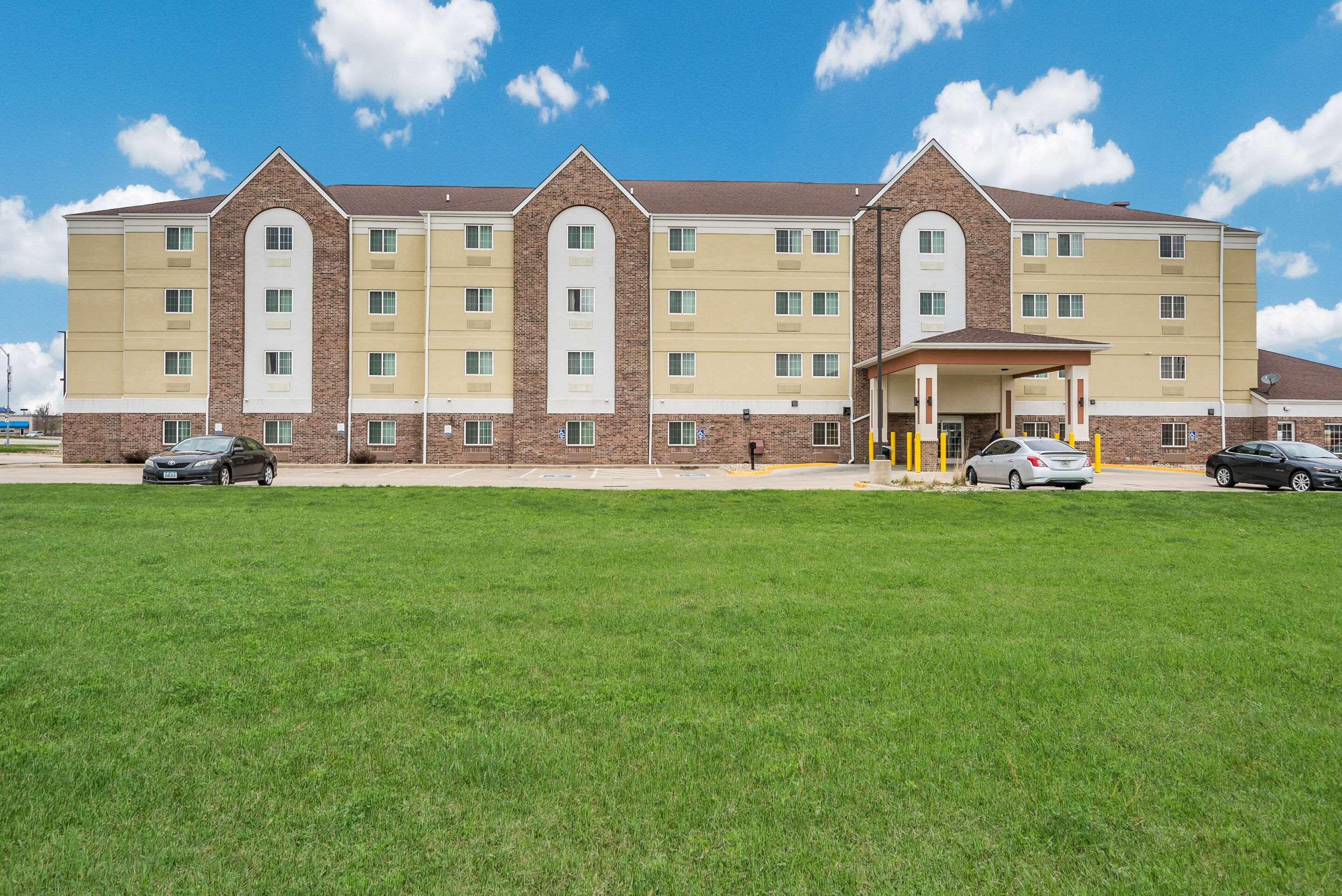 Suburban Extended Stay Hotel Waterloo - Cedar Falls - Cedar Valley Exteriér fotografie